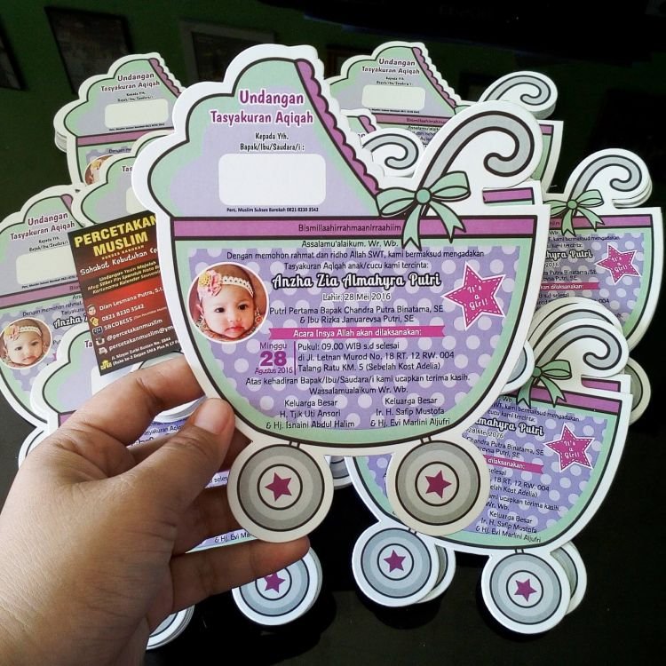 contoh undangan aqiqah lucu bentuk keranjang bayi