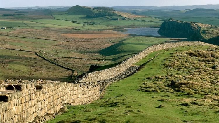tempat wisata di inggris Hadrian's Wall