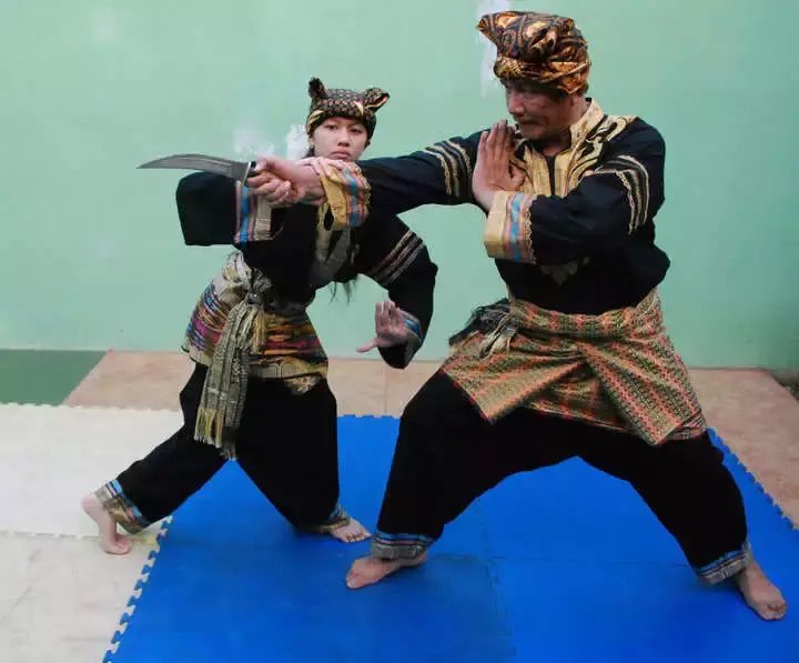 Foto silek harimau - Serangan
