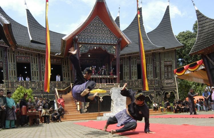 gerakan pencak silat sapuan