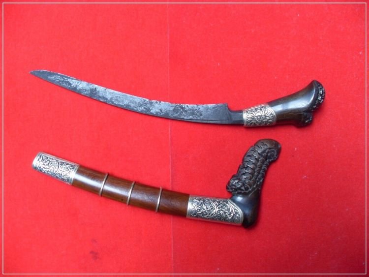 senjata pencak silat tumbuk lada 