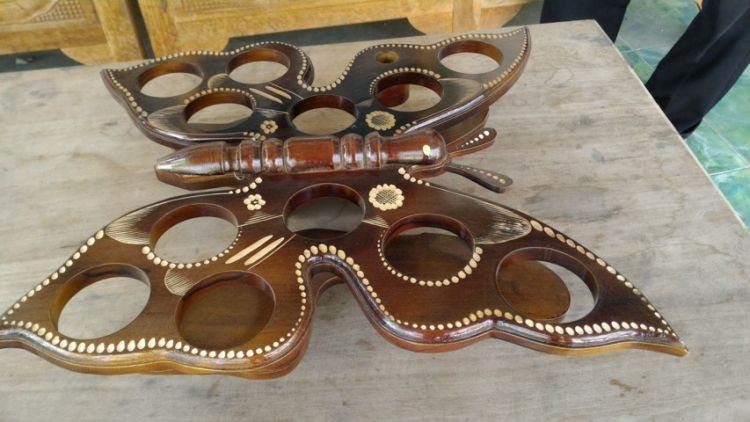 tempat aqua bentuk kupu-kupu