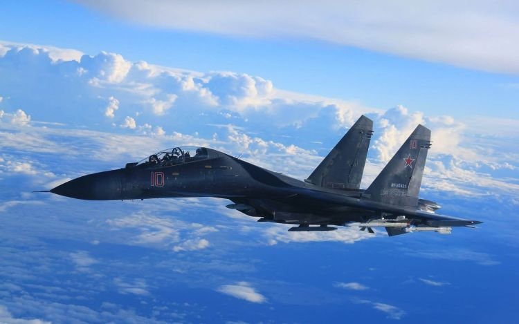 pesawat tempur Sukhoi Su-27