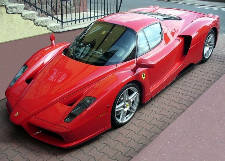 Mobil Balap Ferrari Enzo