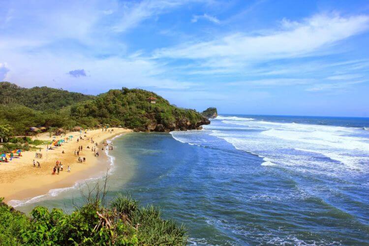 Pantai Indrayanti Gunung Kidul Yogyakarta yang Indah dengan Harga Tiket yang Murah